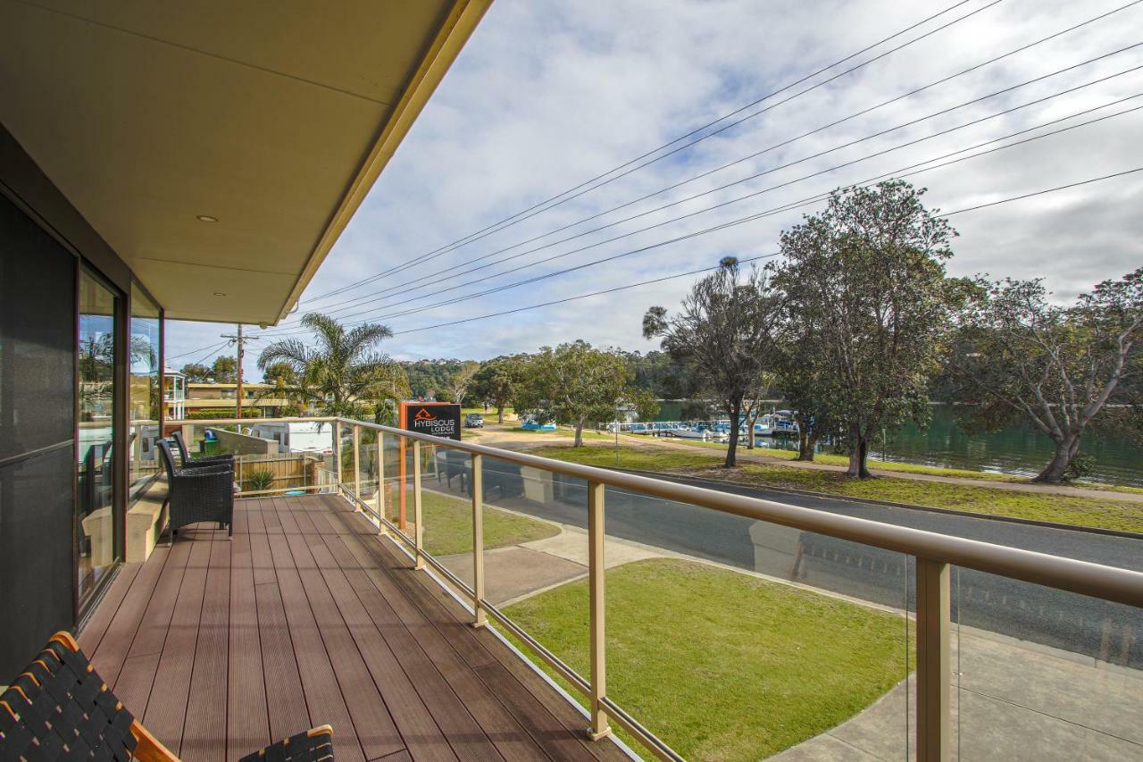 Hybiscus Waterfront Apartments Lakes Entrance Exterior photo